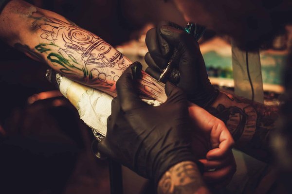 Arbre de vie : les différentes significations de ce tatouage populaire