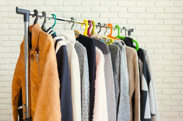 Pourquoi opter pour des portants vêtements pliables ?