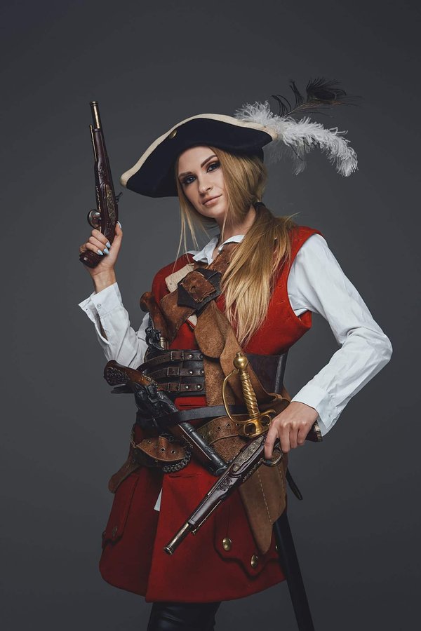 Des costumes qui captivent : Déguisements de pirate pour femmes avec une touche de féminité