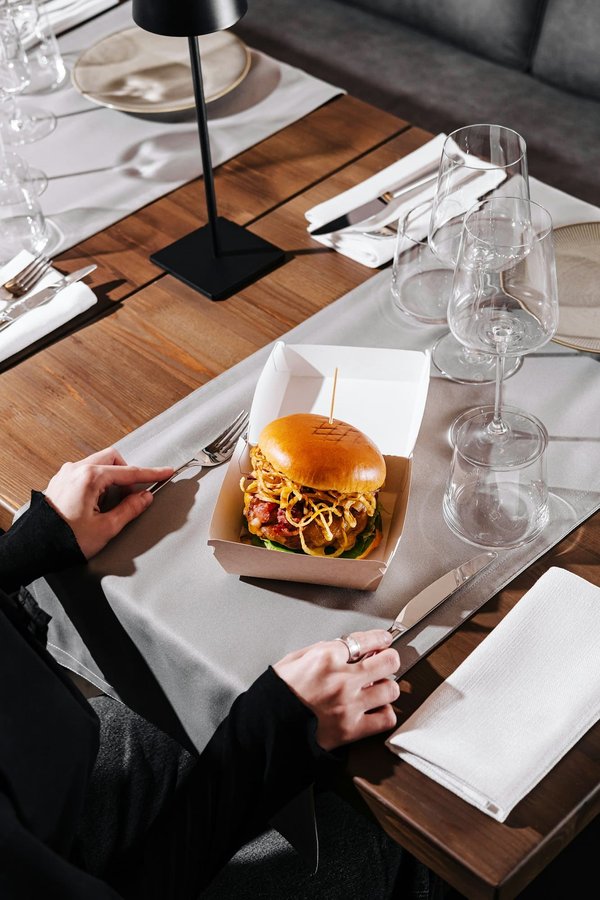 Quels critères pour choisir des bottes de pluie élégantes pour aller travailler?