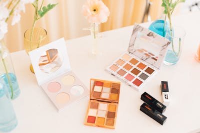 Maquillage de marque : qualité et prix réduits à saisir !